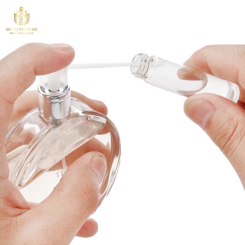 Cách chiết nước hoa sang chai nhỏ