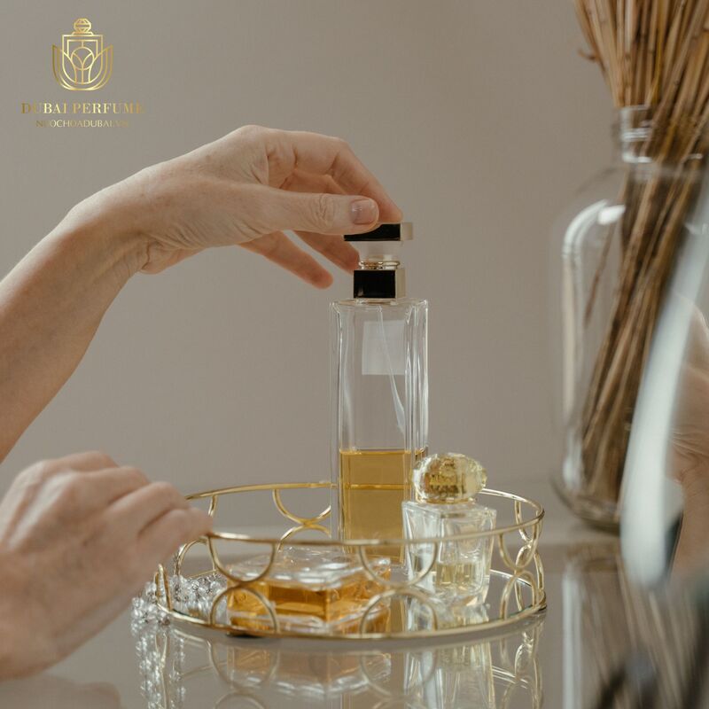 Độ lưu hương nước hoa là gì? Bí quyết lưu giữ hương thơm nước hoa dài lâu