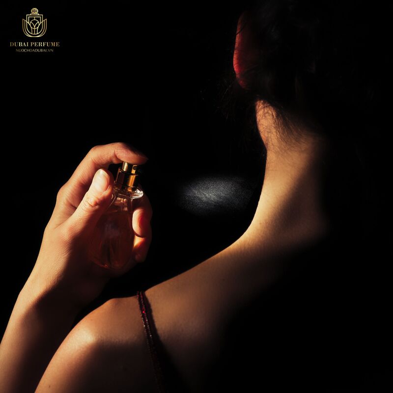 Mẹo Dùng Nước Hoa Cho Người Nhiều Mồ Hôi