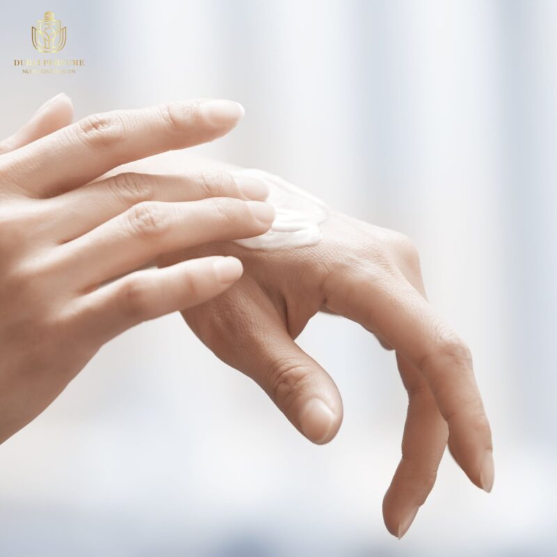 Cách chọn nước hoa theo loại da Cách chọn nước hoa theo loại da